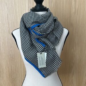 K Janavi Houndstooth Scarf